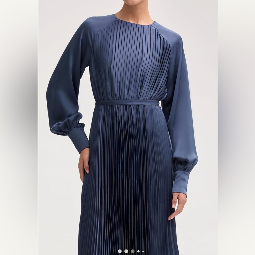 Elegant Navy Blue Maxi Dress - Picture 2 of 4